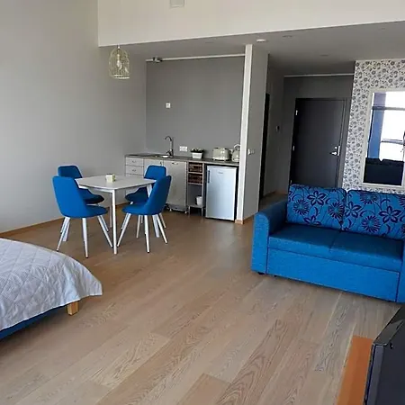 Martensi Maja 4*